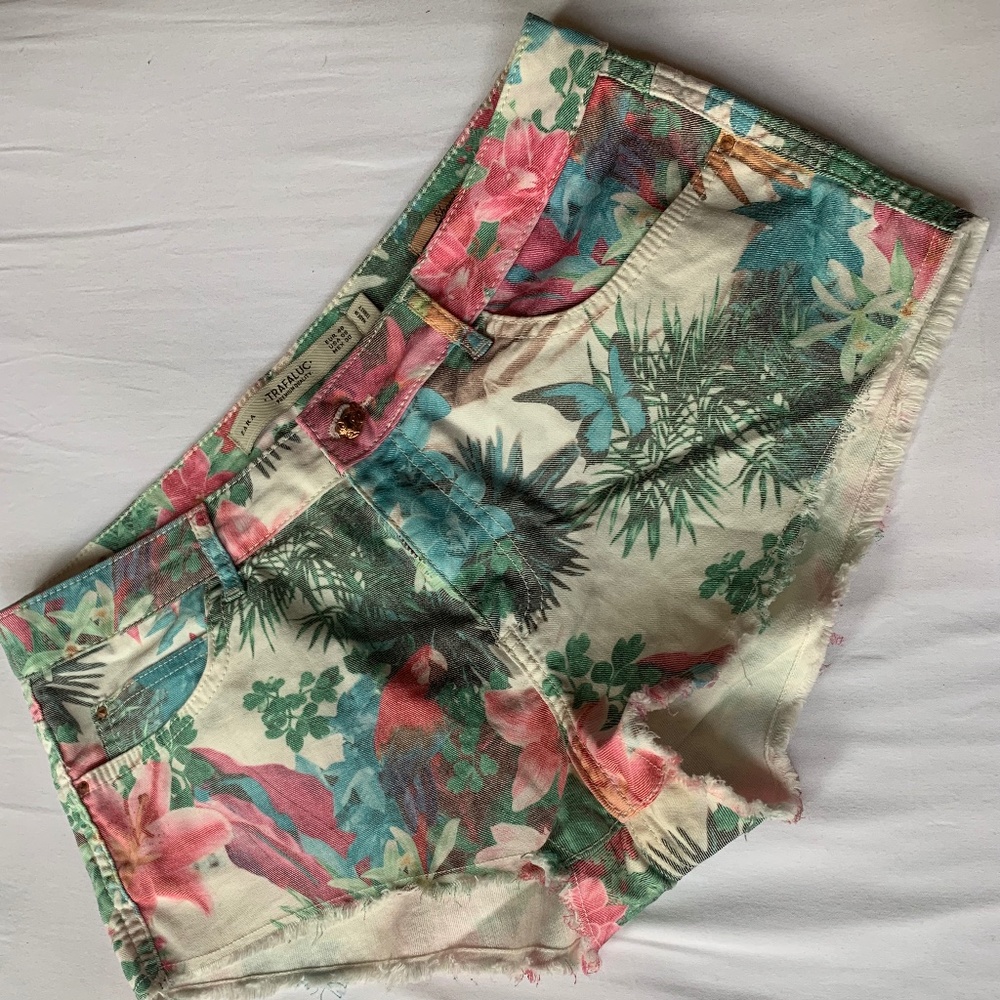 ZARA TROPICAL SUMMER SHORTS SIZE 8